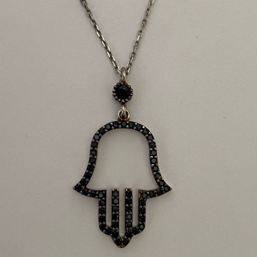 🤚🏻925 Silver hand necklace black cz stones